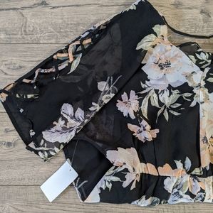 NWT Bailey Blue 3/4 Sleeve Floral Romper